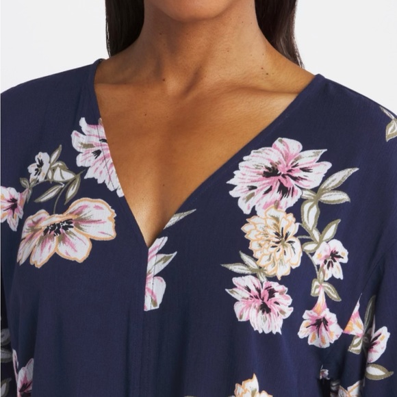 Rhee Tie Front Top - Picture 3 of 7